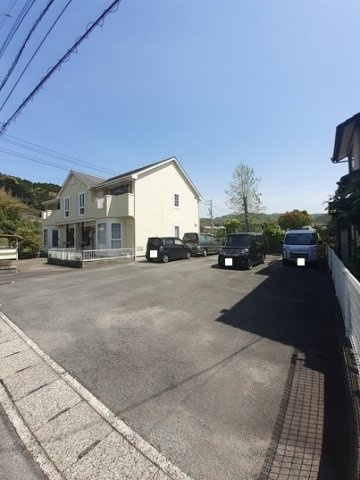 プルミェソレイユの駐車場