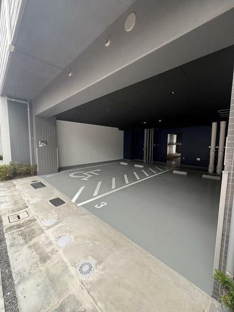 クレストコート東日暮里の駐車場
