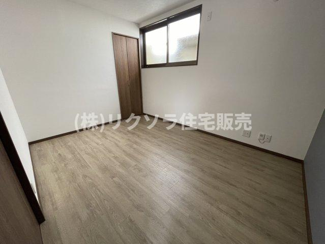 寺方錦通3丁目　中古一戸建ての寝室|洋室6.0帖
■物件内覧・資金計画相談・住宅ローン相談、リフォーム相談、お問合せ受付中■
※当日・翌日のご内覧、ご相談はお電話でのお問合せがスムーズです！