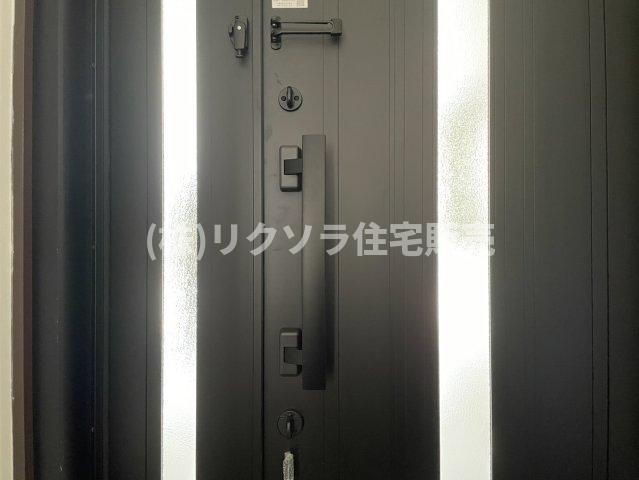寺方錦通3丁目　中古一戸建ての防犯設備|ツーシリンダー錠
■物件内覧・資金計画相談・住宅ローン相談、リフォーム相談、お問合せ受付中■
※当日・翌日のご内覧、ご相談はお電話でのお問合せがスムーズです！