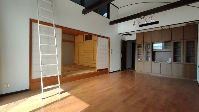 三郷市　高州1丁目　中古戸建の洋室|使い勝手のいい洋室です（2023年撮影）