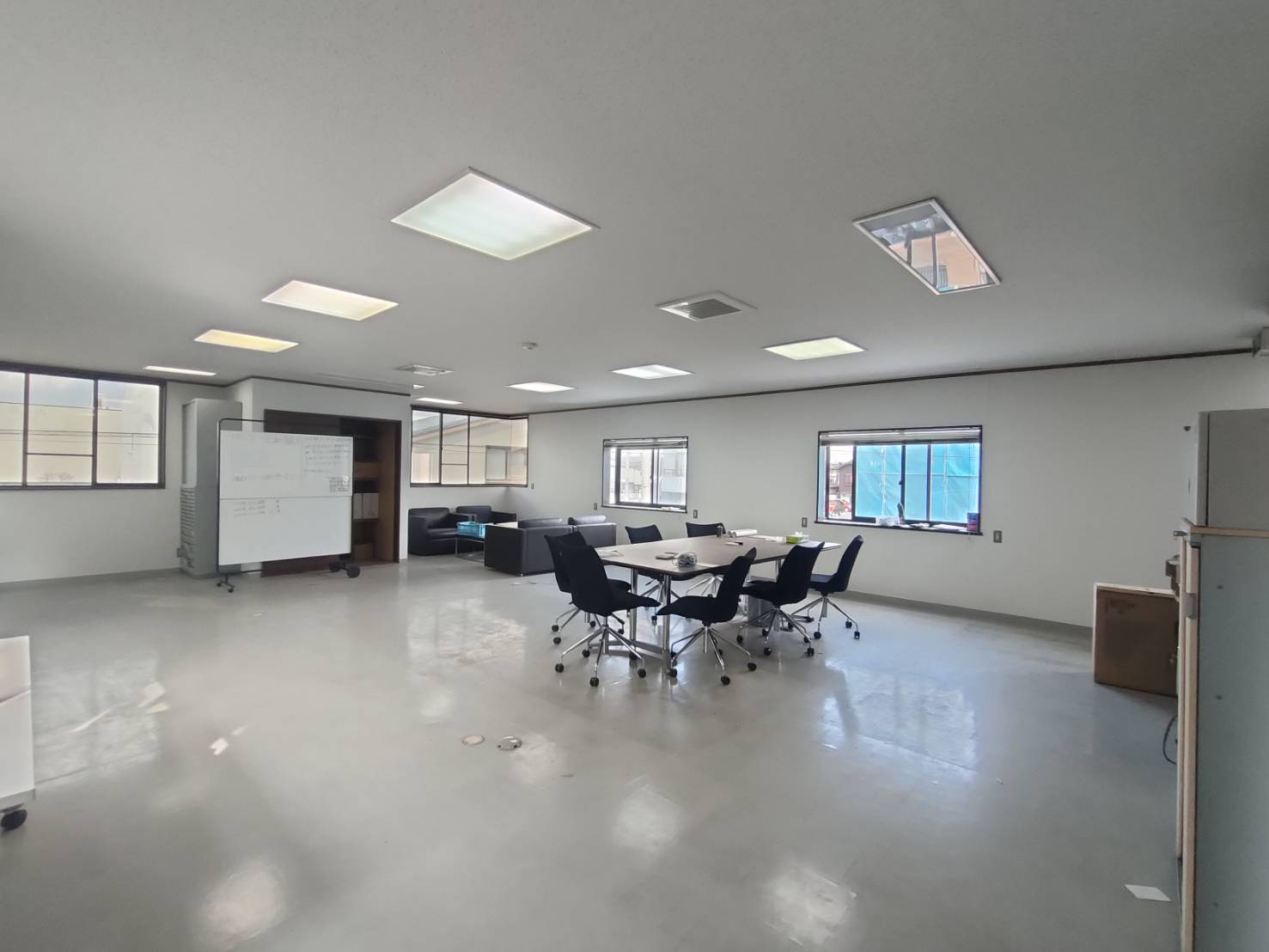 三郷市　高州1丁目　中古戸建の洋室|事務所利用が出来ます（2023年撮影）