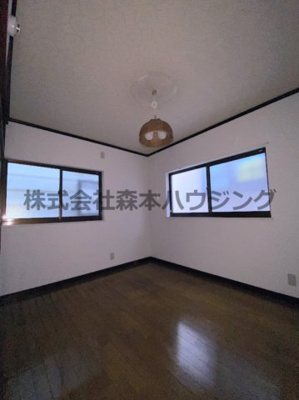 【洋室】 | 　寝屋川市錦町7テラスハウス | 個人の部屋や寝室として使える洋室です
2階