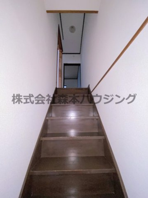【内装】 | 　寝屋川市錦町7テラスハウス | 室内階段部分です