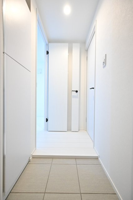 Ｔｈｅ　Ｒｅｓｉｄｅｎｃｅ　Ｎｉｈｏｎｂａｓｈｉの玄関|落ち着いた玄関です