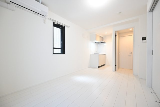 Ｔｈｅ　Ｒｅｓｉｄｅｎｃｅ　Ｎｉｈｏｎｂａｓｈｉの居間・リビング|こちらの居間で趣味の時間をお楽しみください