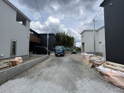 【前面道路含む現地写真】 | 栗東市上鈎　４期全４棟２号棟