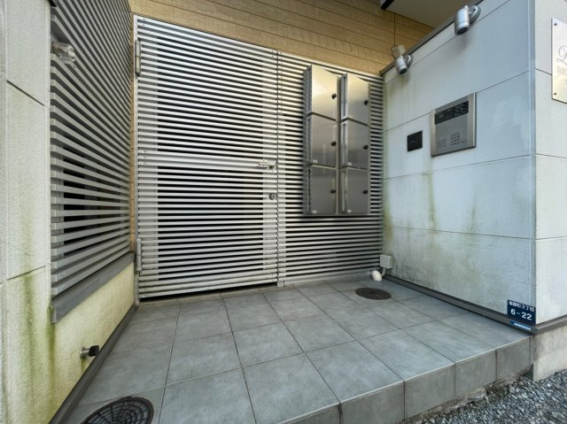 パロス塩屋駅前のエントランス