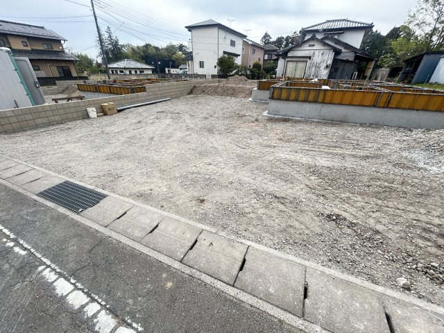 新築　高崎市箕郷町西明屋　Livele Garden.S　2号棟の駐車場|現地写真　駐車スペースは並列2台分可能です！
