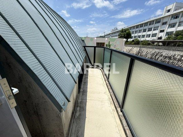 アヴァンス池田のバルコニー
