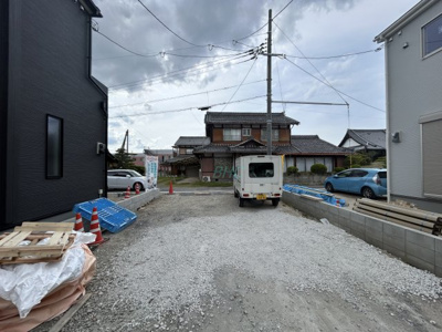 【前面道路含む現地写真】 | 栗東市上鈎　４期全４棟３号棟
