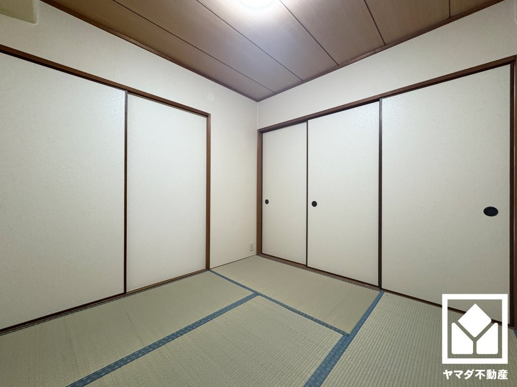 ルネ武庫川２番館の寝室|約4.5帖の和室です。約6帖の和室とは続き間になっており、一体利用も可能です。