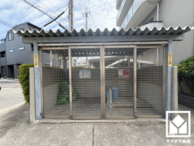 ルネ武庫川２番館のその他共用部分|清潔なゴミ出し場で気持ち良くお使い頂けます。