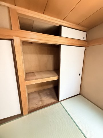 舞子坂1丁目戸建の収納
