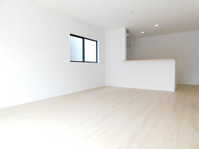 北名古屋市九之坪東ノ川の新築一戸建の居間・リビング|◇リビング◇　　南面で明るいリビング１７．０帖　リビングが見渡せる対面キッチン♪