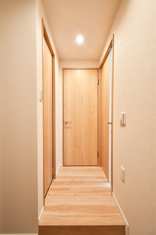 ティアラレジデンスの玄関
