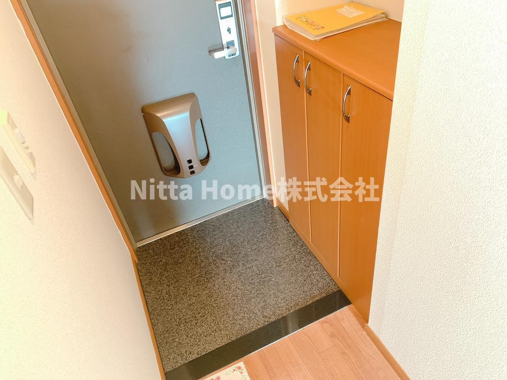 明和マンションⅠの玄関|お部屋は２階になります！