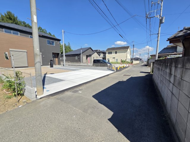 新築　桐生市相生町2丁目1期　LIGNAGE　１号棟の前面道路含む現地写真|現地写真　南側接道幅員約4ｍ	