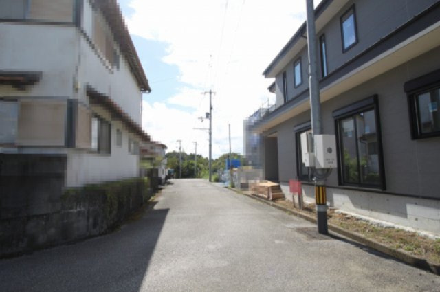 瀬戸東町　G号地　新築戸建　（全6区画）の前面道路含む現地写真|南側　幅　5.8ｍ　接面　22.5ｍ