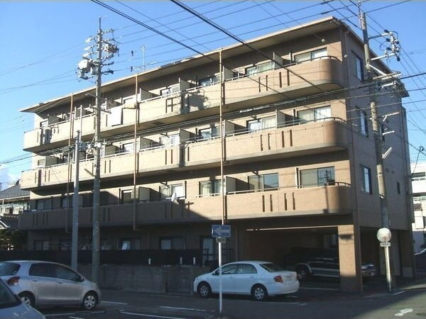パーラムKYの外観