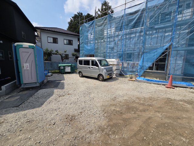 新築　桐生市相生町2丁目1期　LIGNAGE　2号棟の駐車場|現地写真　駐車スペースは並列2台分可能です！

