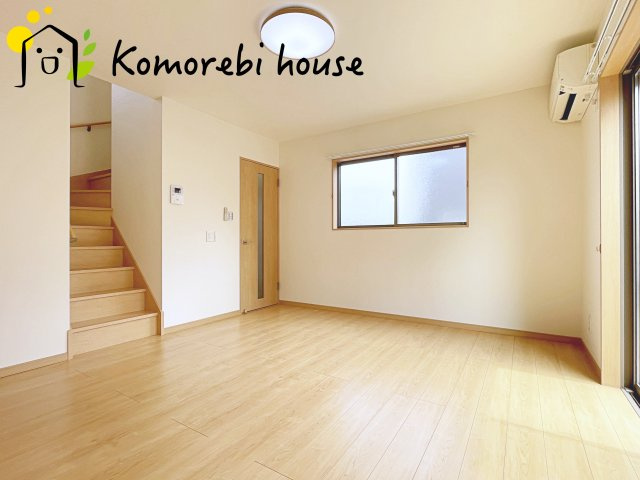 上尾市大字領家　中古戸建の居間・リビング|使いやすいリビングです