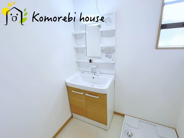 上尾市大字領家　中古戸建の独立洗面台|朝の支度にも助かる、独立の洗髪洗面化粧台