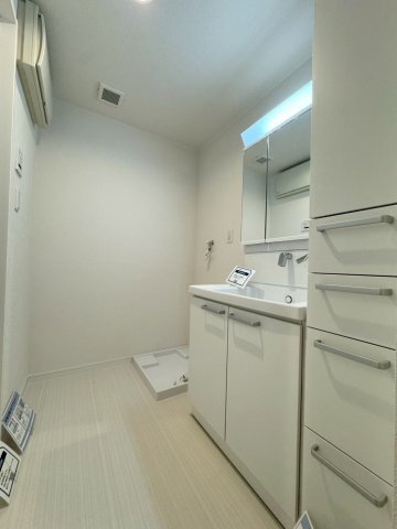 【認定中古】サンライフ企救丘駅前ー3LDKー【小倉南区　中古マンション】の脱衣所|洗面脱衣室には収納も完備♪　　【小倉南区　中古マンション】