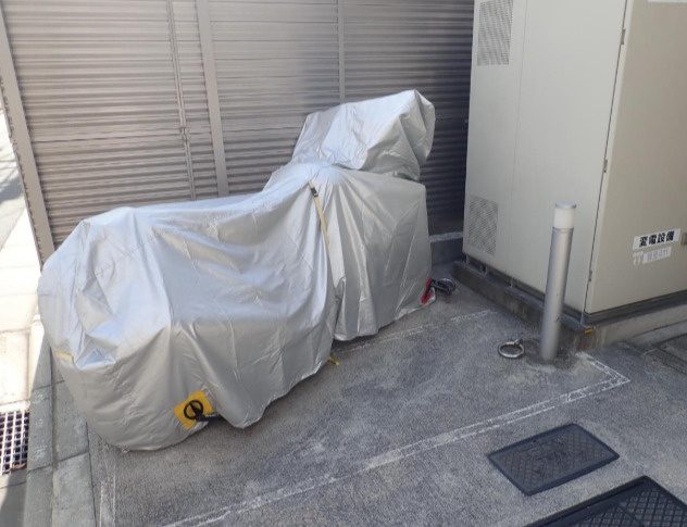 アジールコート中幸の駐車場