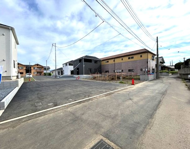 クレイドルガーデン前橋市青柳町第28　9号棟の前面道路含む現地写真