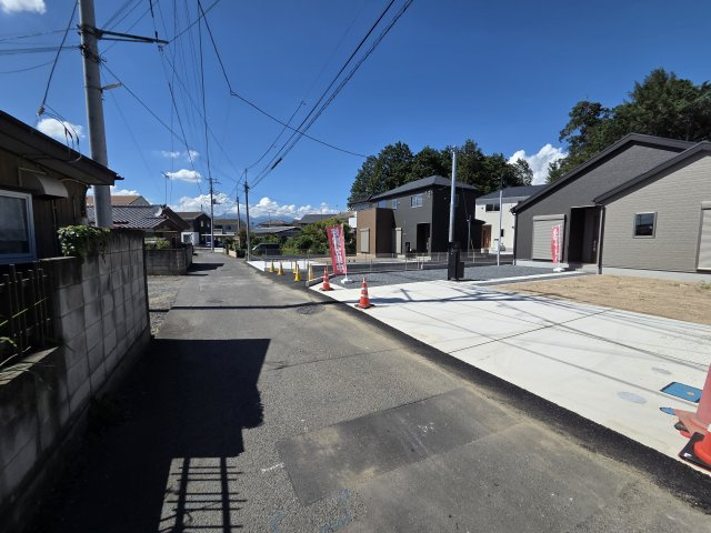 新築　桐生市相生町2丁目1期　LIGNAGE　4号棟の前面道路含む現地写真|現地写真　南側接道幅員約4ｍ	