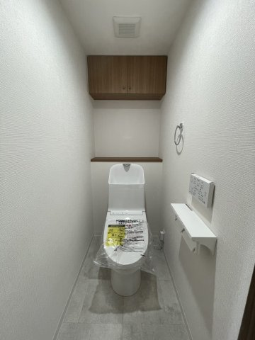 芦屋伊勢町ハウスのトイレ|温水洗浄便座付き。
