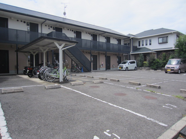 【駐車場】 | ピースフルＢ棟