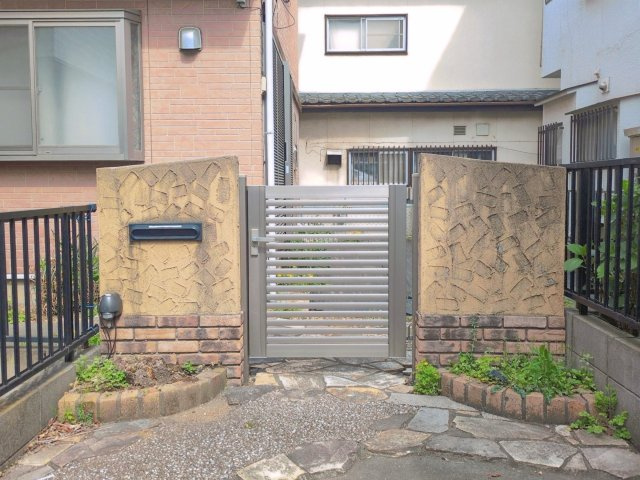 ふじみ野市新田１丁目の中古一戸建のエントランス