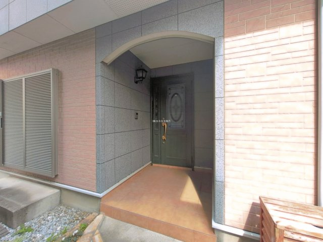 ふじみ野市新田１丁目の中古一戸建の玄関