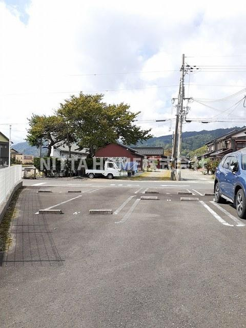 オアシスの駐車場|敷地内に駐車場も完備(*^-^*)