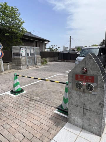 サンパーク折尾（C-18）の駐車場