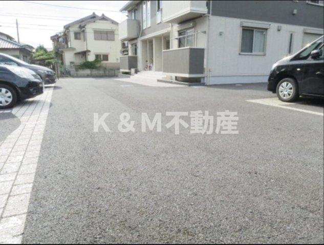 ボヌール新松戸　A棟 の駐車場|駐車場に車を止められます