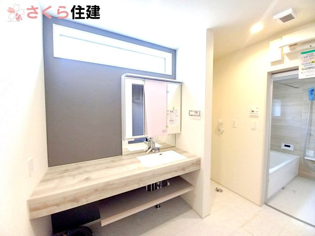 宇都宮市東原町　１号棟の独立洗面台|広い洗面スペースです									
