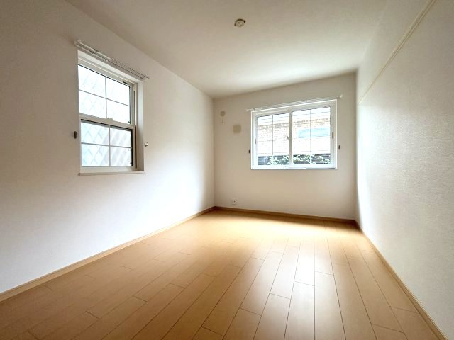 河内長野市加賀田の一戸建ての洋室