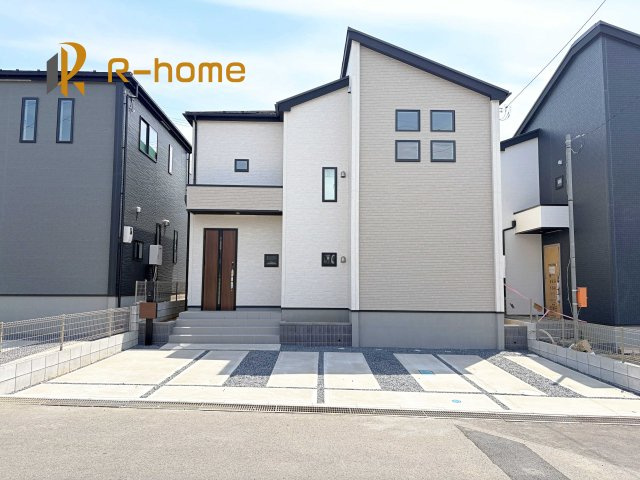 取手市本郷6期　新築戸建て　2号棟の外観|建物完成いたしました！ご予約で『平日』や『夕方』などでもご見学可能です！
