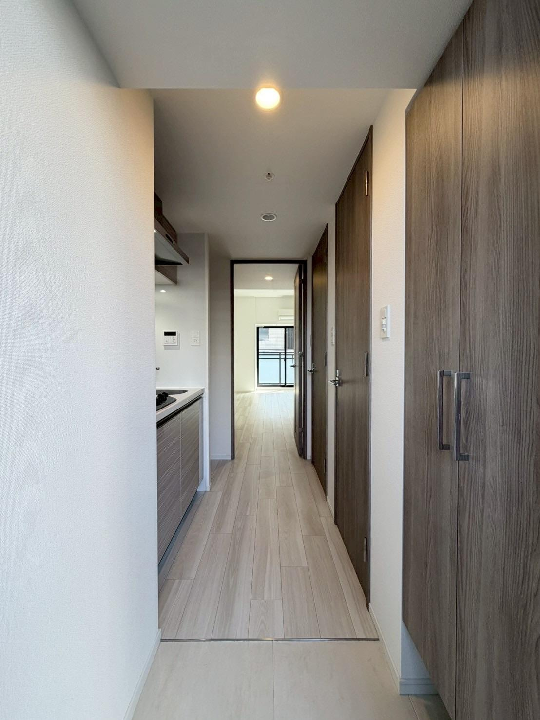 S-RESIDENCE 難波大国町dominaの玄関