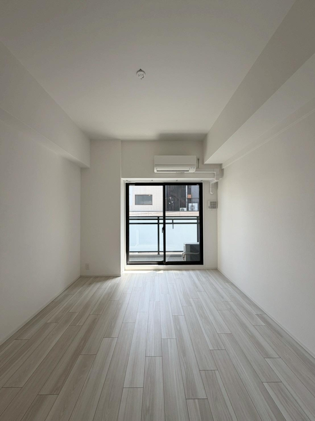 S-RESIDENCE 難波大国町dominaの居間・リビング