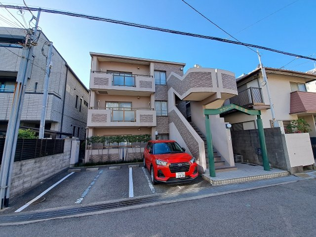 サクシード甲子園の外観