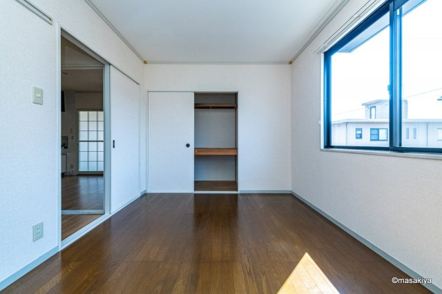 ハイライズ若槻の洋室