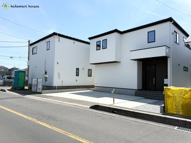 伊奈町1期　新築戸建　02の前面道路含む現地写真
