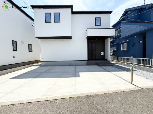 伊奈町1期　新築戸建　02の駐車場