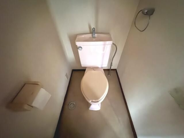 木崎台マンションのトイレ|ゆったりとした空間のトイレです