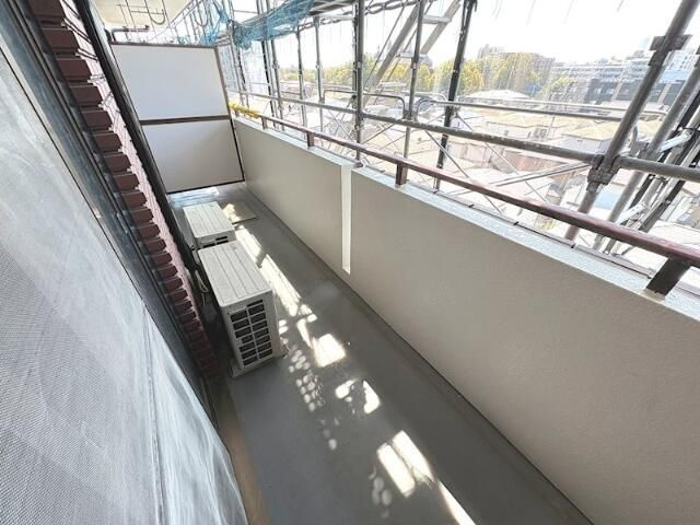 木崎台マンションのバルコニー|開放的で明るい空間を演出してくれるバルコニーです