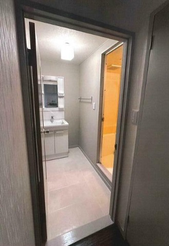ハイツ坂の洗面所|コンパクトで使いやすい洗面所